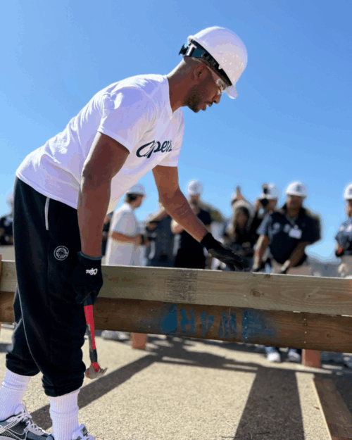 chris paul hammering